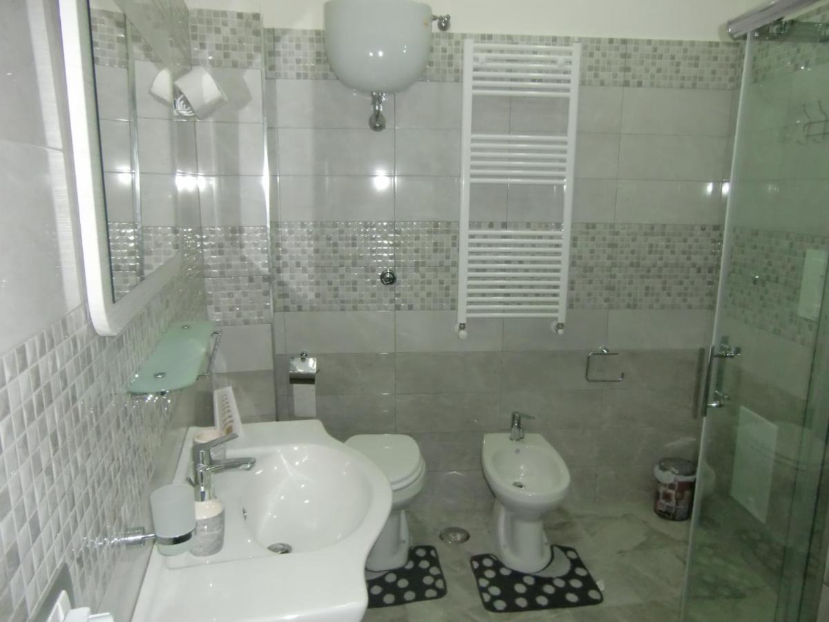 Guesthouse Aaron2 Napoli Eksteriør billede